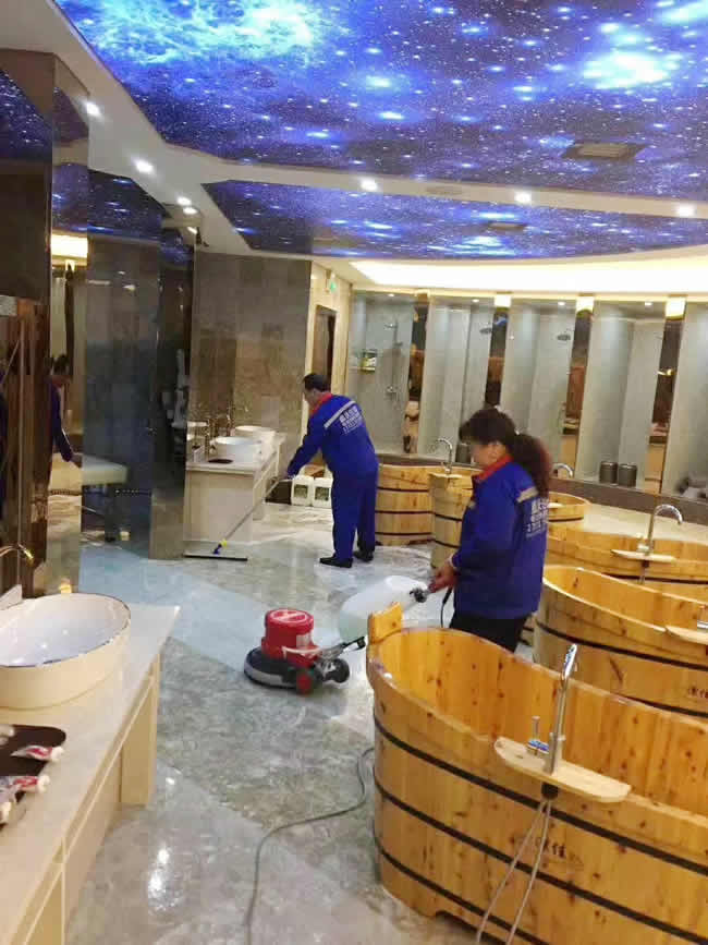 貴州畢節市南湖鮮花水岸新店浴室防滑處理